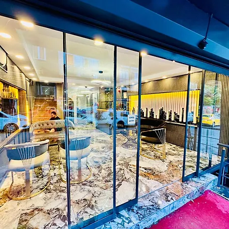 Crowned Exclusive 2*