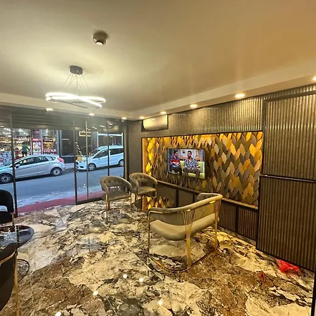 Ξενοδοχείο Crowned Exclusive 2*