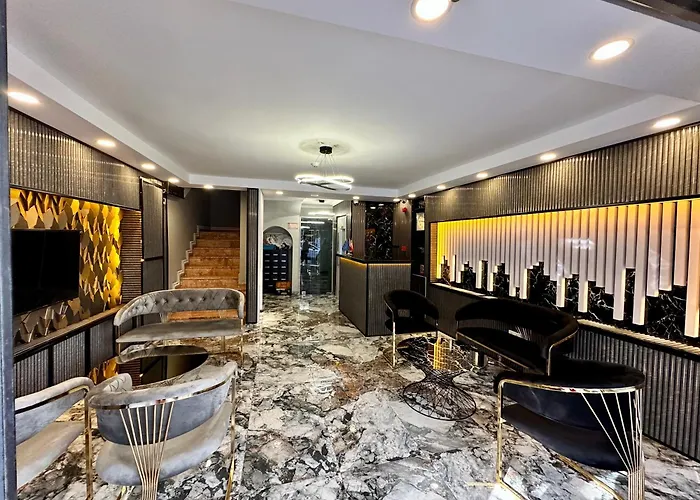 Hotel Crowned Exclusive 2*