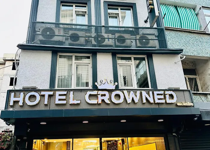 Crowned Exclusive Hotel 2*