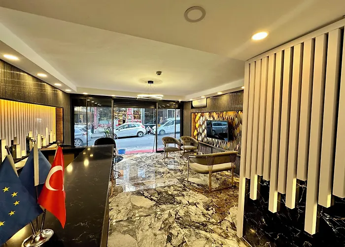 Crowned Exclusive Hotel 2*