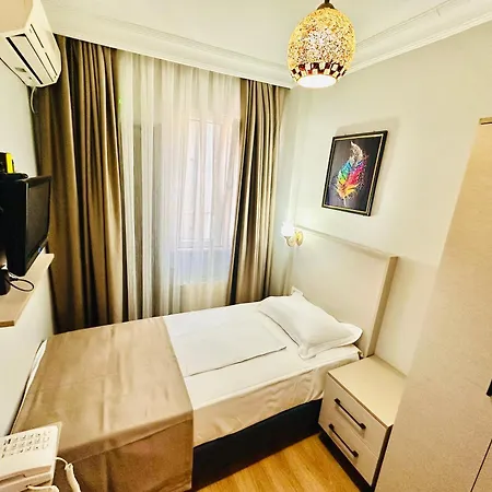 فندق Crowned Exclusive 2*