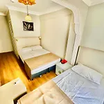 Hotel Crowned Exclusive
