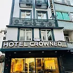 Crowned Exclusive ホテル 2*