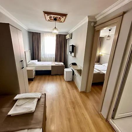 Crowned Exclusive Hotel