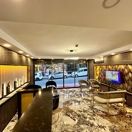 Crowned Exclusive Hotel