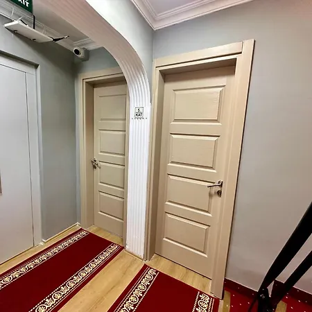 Hotel Crowned Exclusive 2*