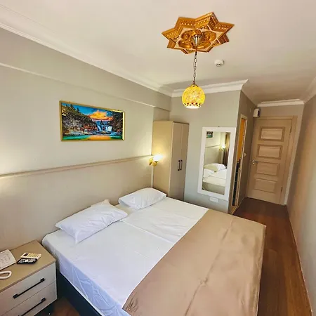 Hotel Crowned Exclusive Estambul