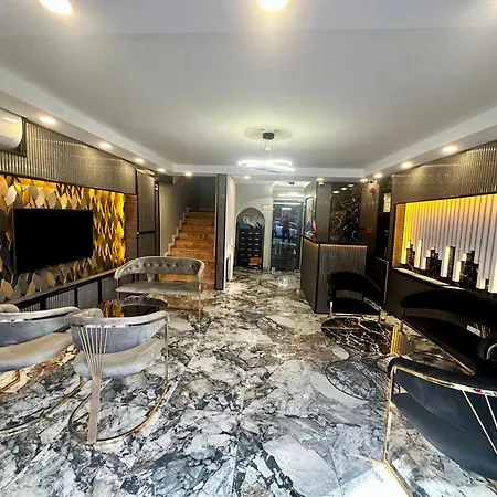 Crowned Exclusive 2*