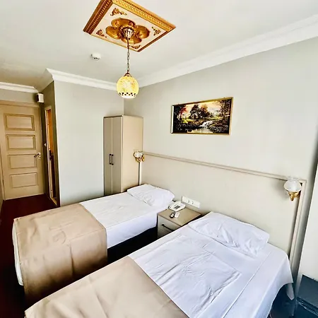 Crowned Exclusive Hotel