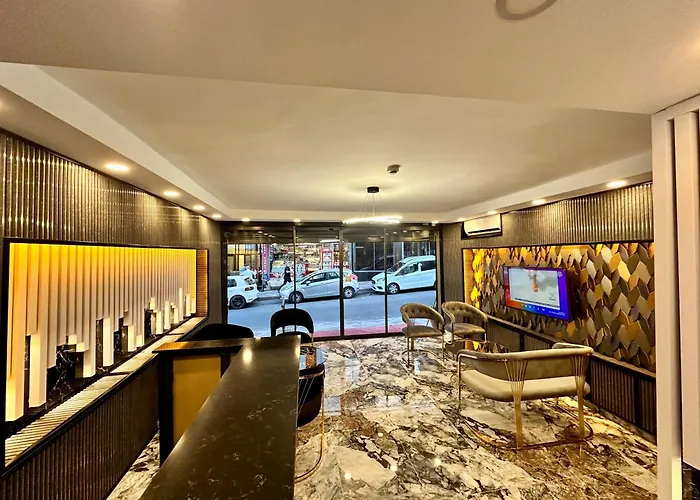 Crowned Exclusive Hotel