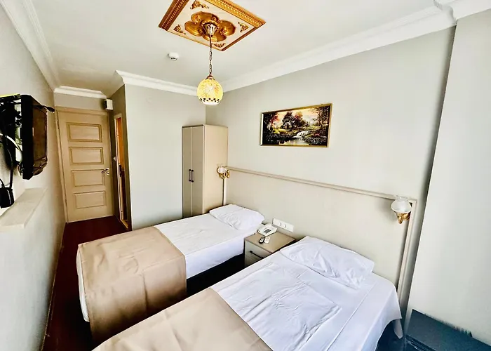 Crowned Exclusive Hotel