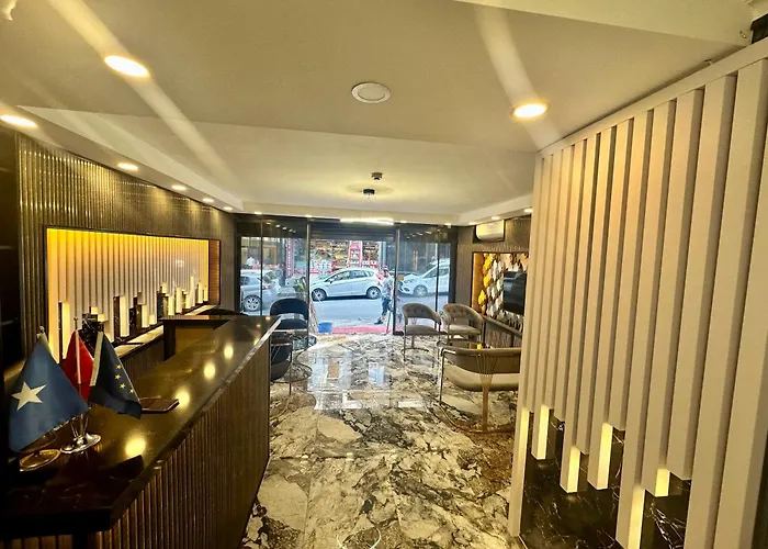 Crowned Exclusive Hotel 2*