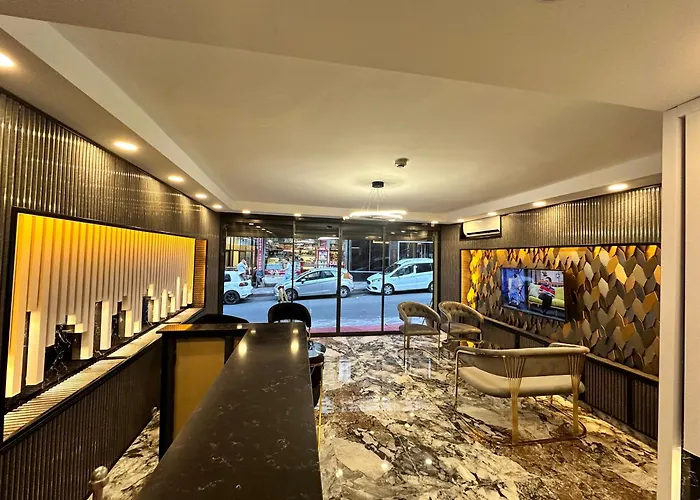 Crowned Exclusive Hotel