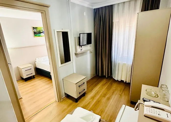 Crowned Exclusive Hotel 2*