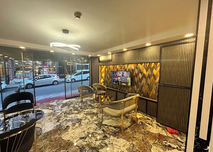 Crowned Exclusive Hotel