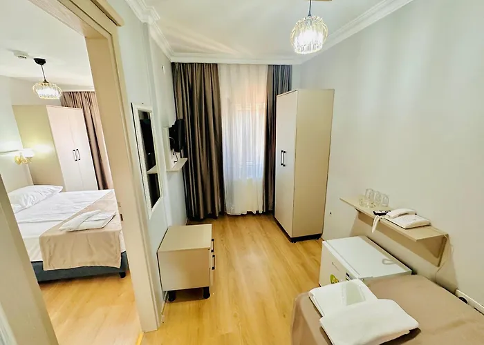 Crowned Exclusive Szálloda 2*