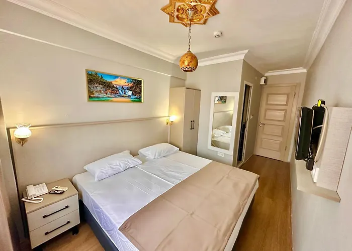 Crowned Exclusive Isztambul