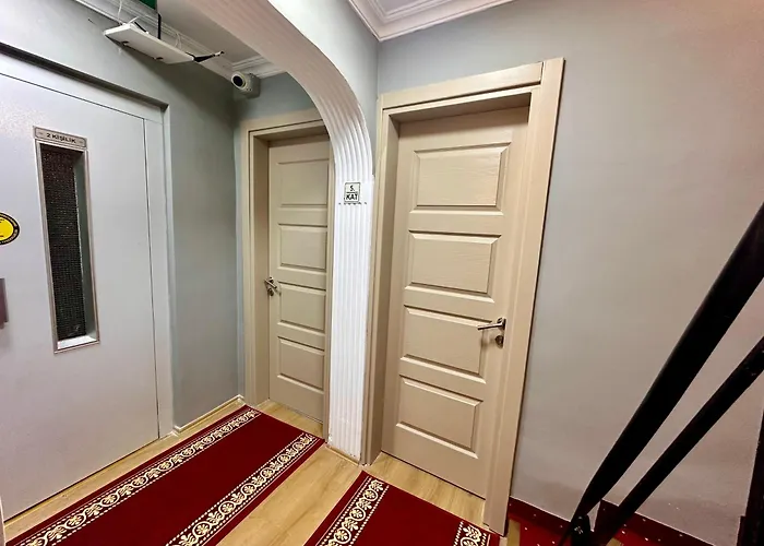 Szálloda Crowned Exclusive 2*