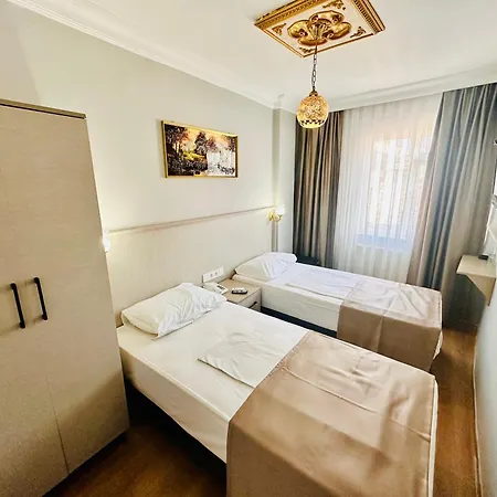 Crowned Exclusive 2* İstanbul