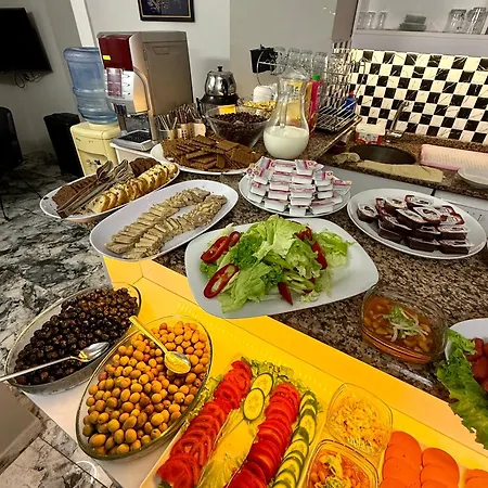 Crowned Exclusive 2* İstanbul