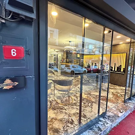 Crowned Exclusive Otel 2*