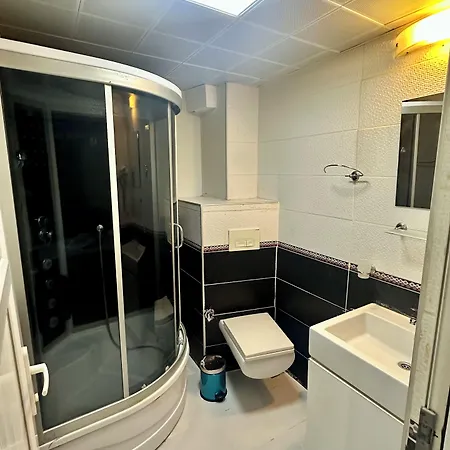 Otel Crowned Exclusive